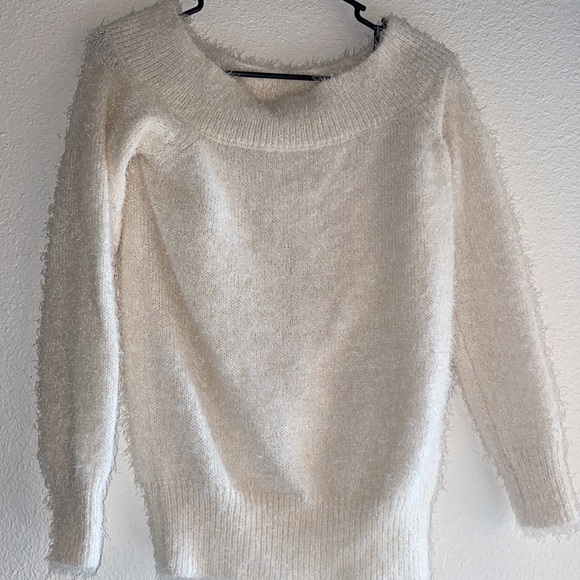 Off the shoulders sweater! - Picture 2 of 3